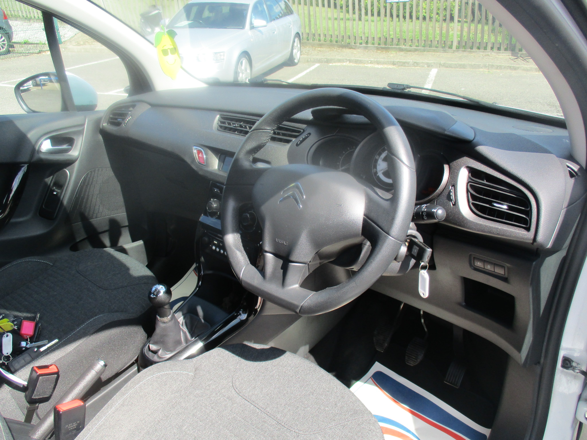 CITROEN C3 1.2 SELECTION 2015